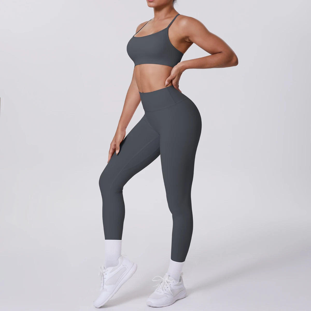 Seamless Yoga Suit – High-Impact Bra & Peach Lift Pants
