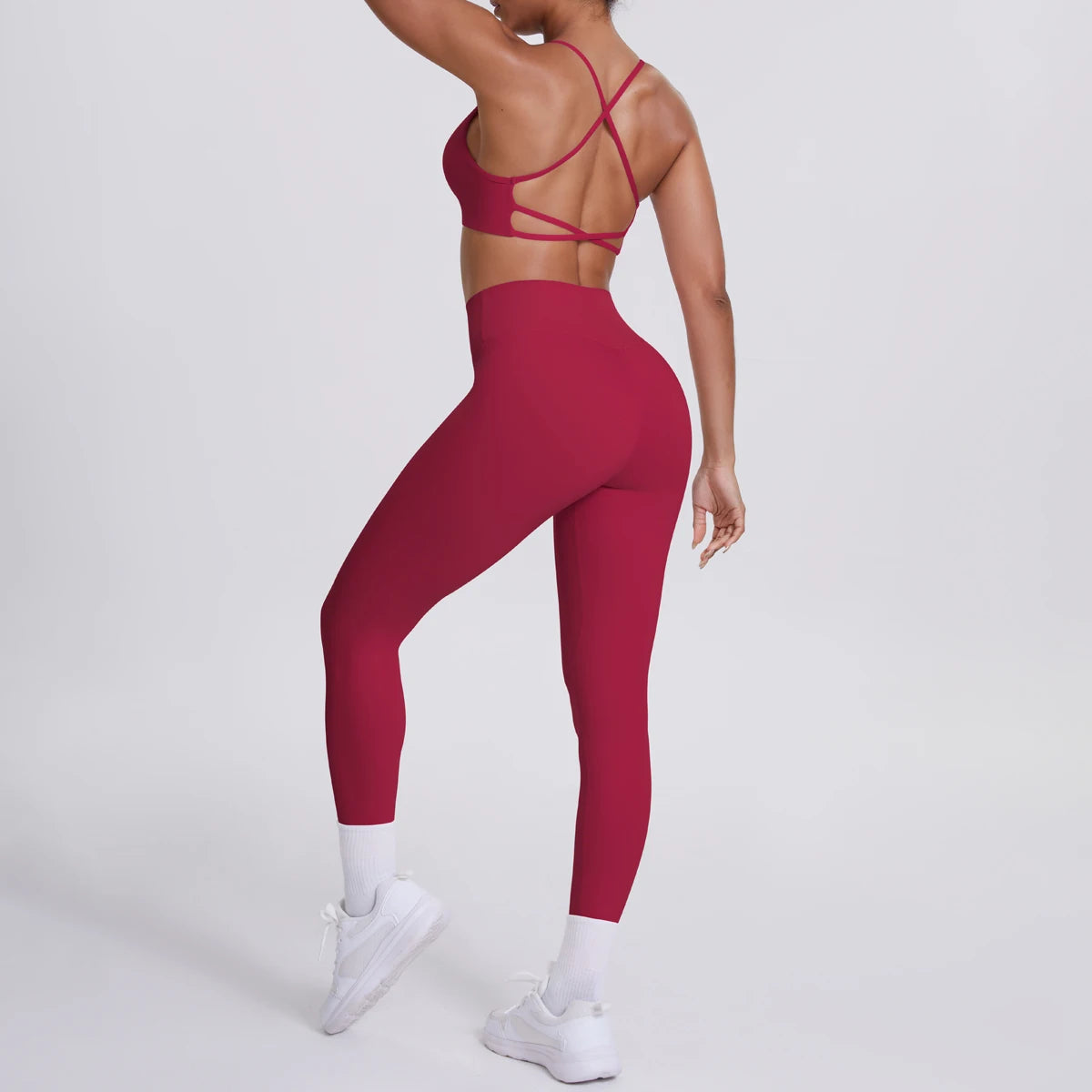 Seamless Yoga Suit – High-Impact Bra & Peach Lift Pants