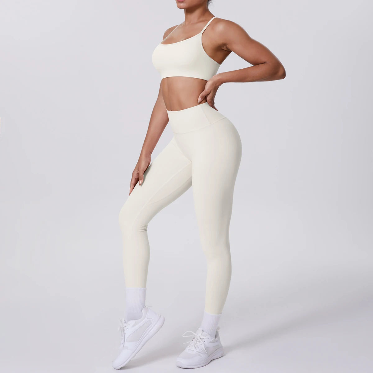 Seamless Yoga Suit – High-Impact Bra & Peach Lift Pants
