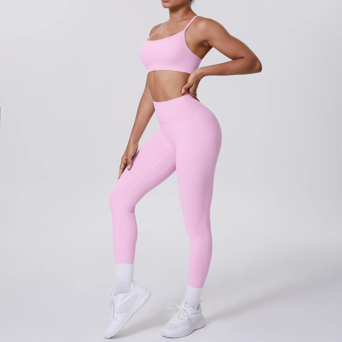Seamless Yoga Suit – High-Impact Bra & Peach Lift Pants