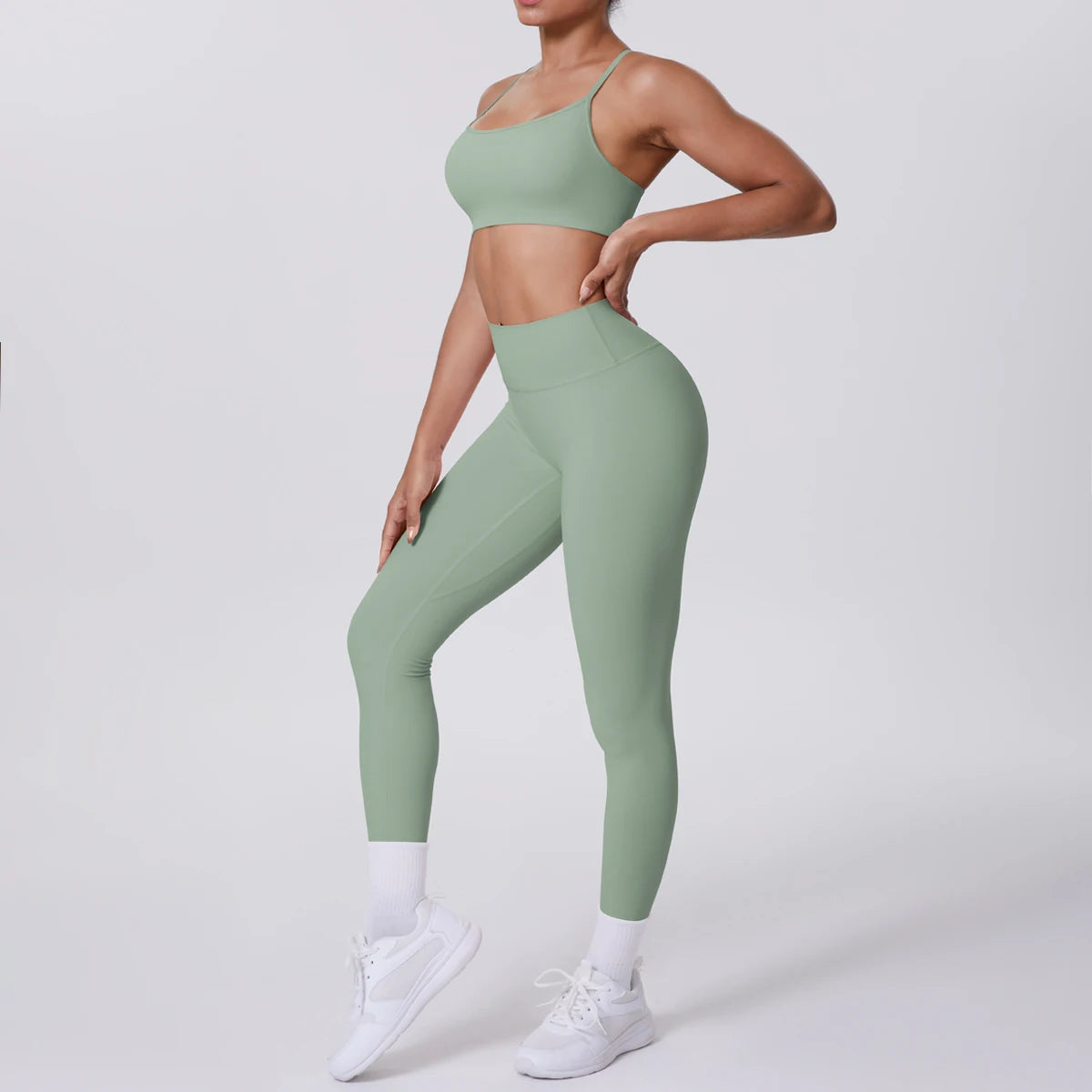 Seamless Yoga Suit – High-Impact Bra & Peach Lift Pants