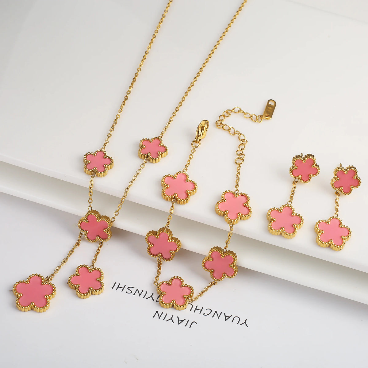 18K Gold Clover Jewelry Set – Necklace, Earrings & Bracelet