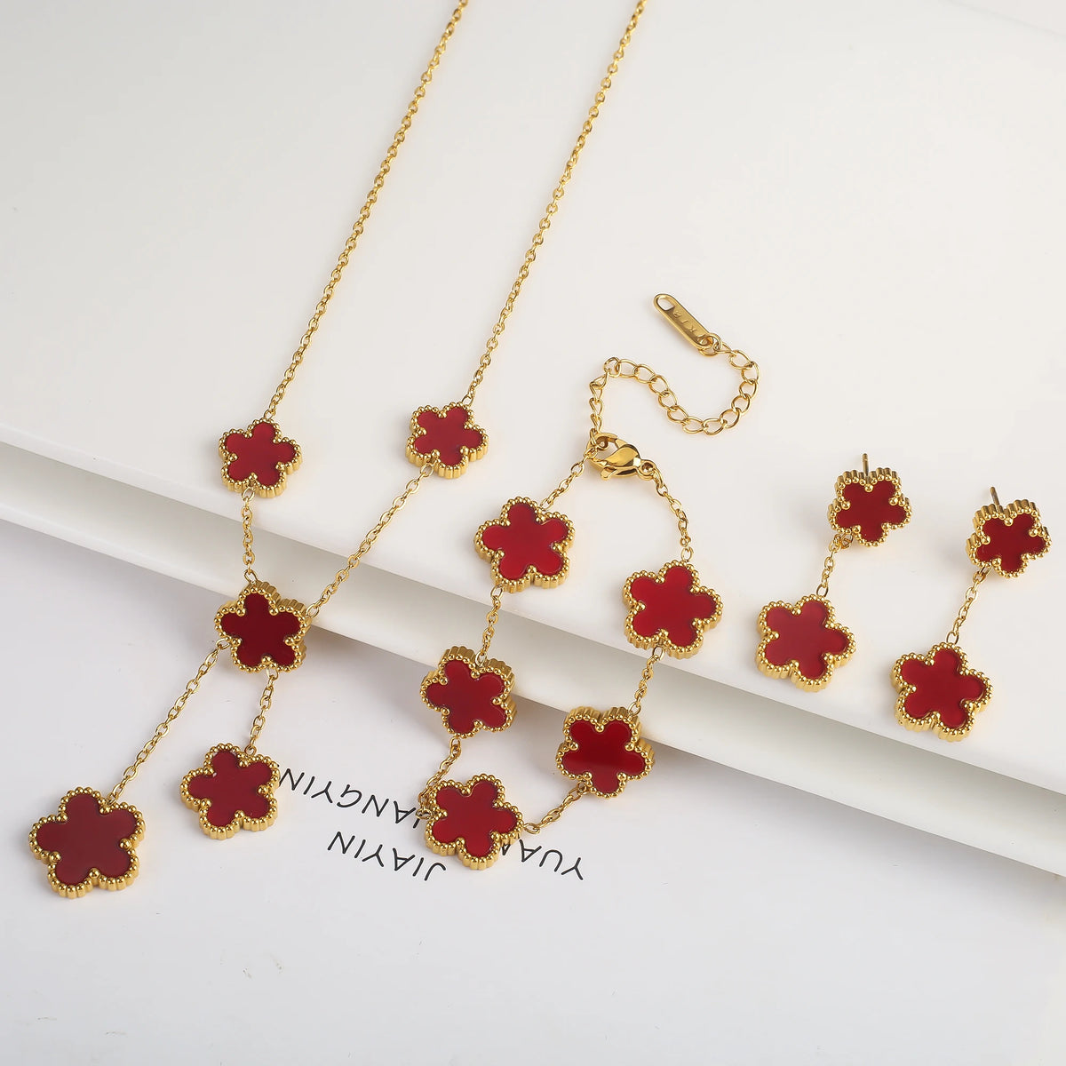 18K Gold Clover Jewelry Set – Necklace, Earrings & Bracelet