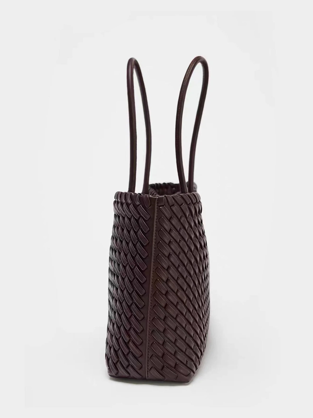 new niche commuting woven hand-held shoulder bag, fashionable and versatile, super large capacity tote bag