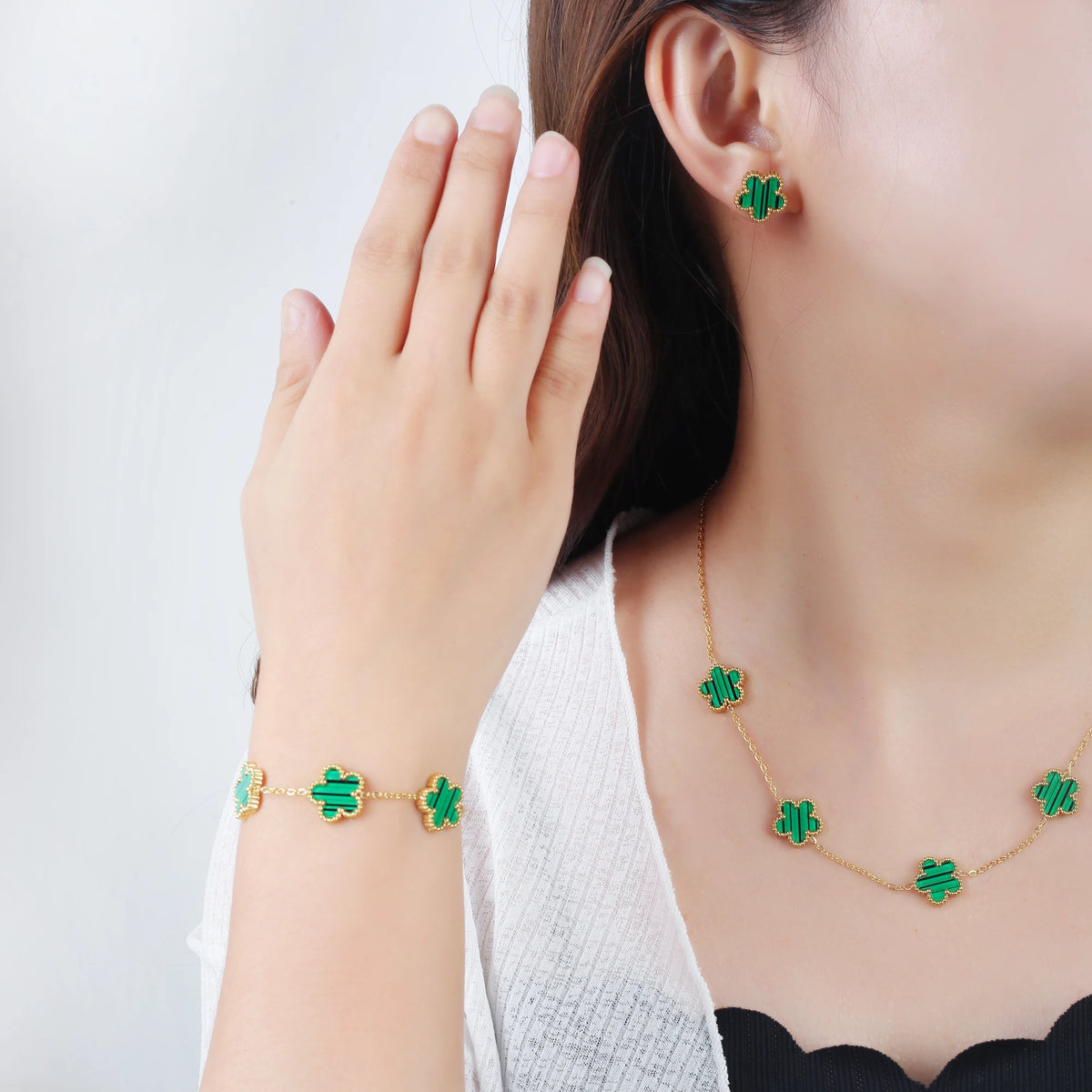 18K Gold Clover Jewelry Set – Necklace, Earrings & Bracelet