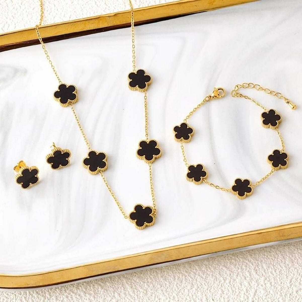 18K Gold Clover Jewelry Set – Necklace, Earrings & Bracelet