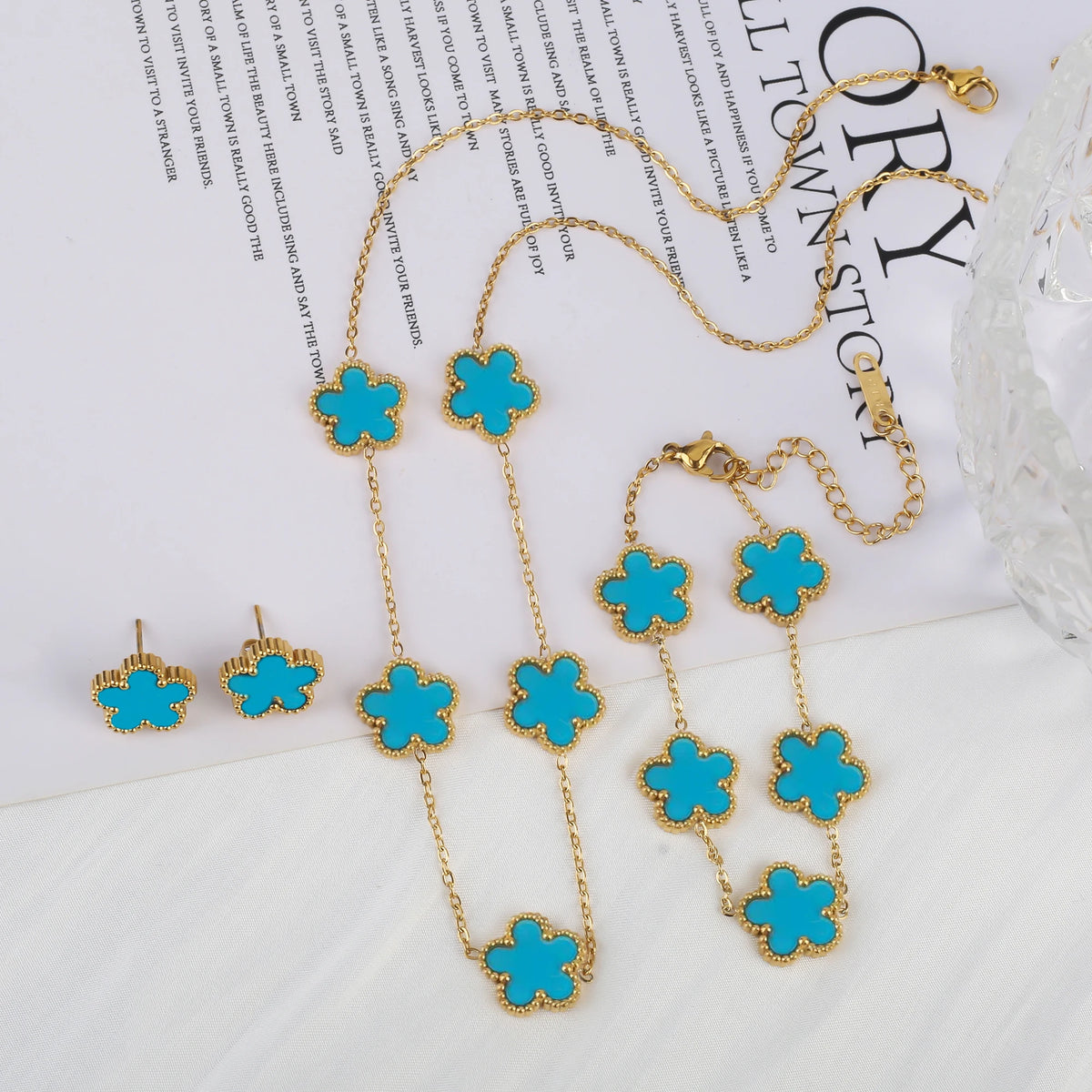 18K Gold Clover Jewelry Set – Necklace, Earrings & Bracelet