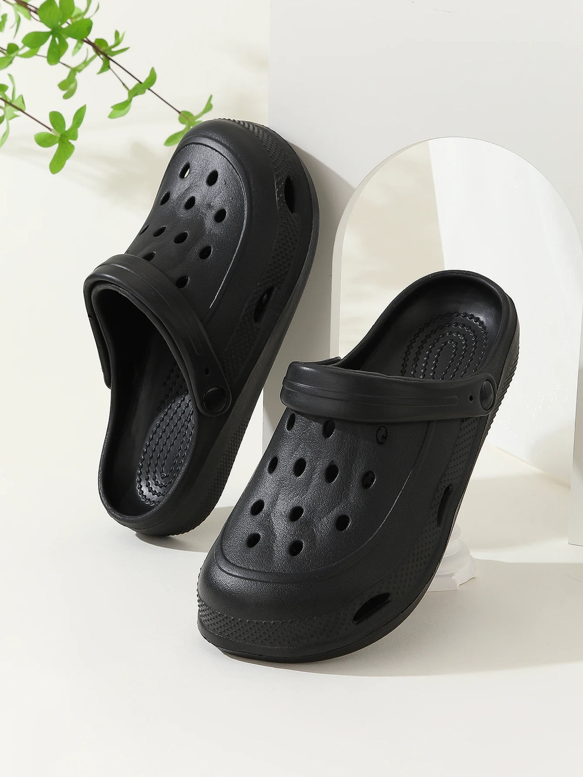 Women's Croc Shoes, Girls' Outerwear, Couples' Baotou Slippers, Women's Sandals, Women's Home Shoes, Women's Sandals, Men's Croc Shoes