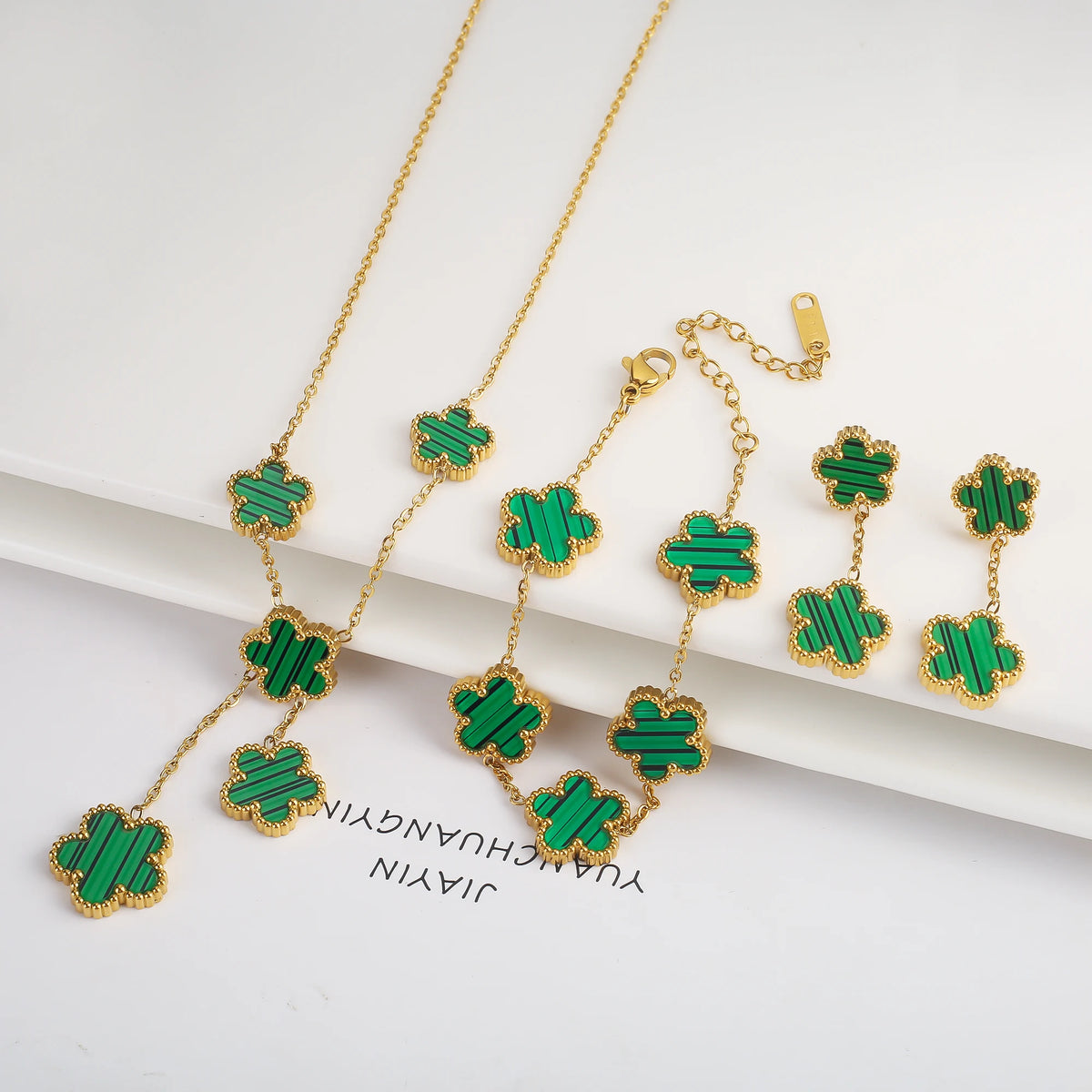 18K Gold Clover Jewelry Set – Necklace, Earrings & Bracelet