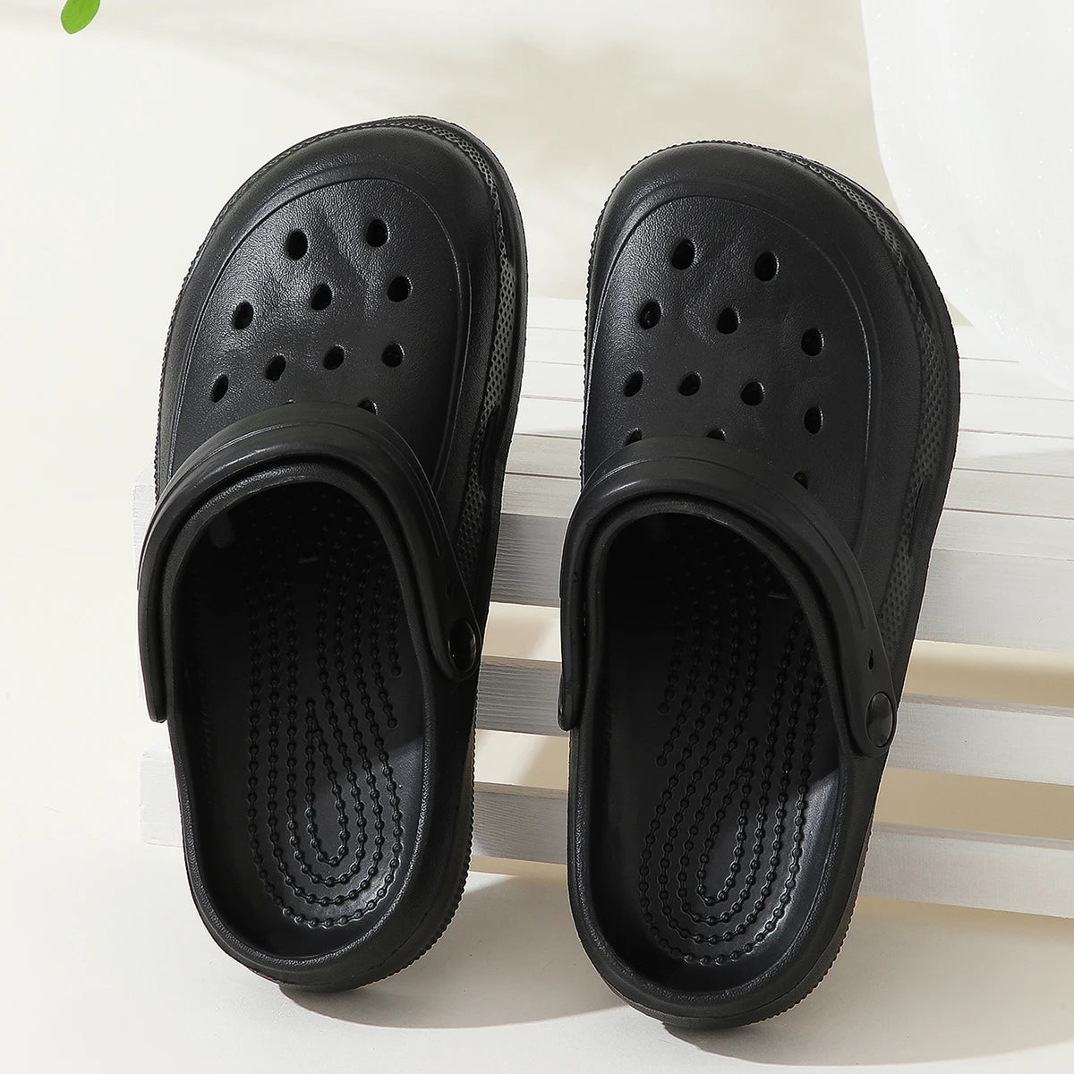 Women's Croc Shoes, Girls' Outerwear, Couples' Baotou Slippers, Women's Sandals, Women's Home Shoes, Women's Sandals, Men's Croc Shoes