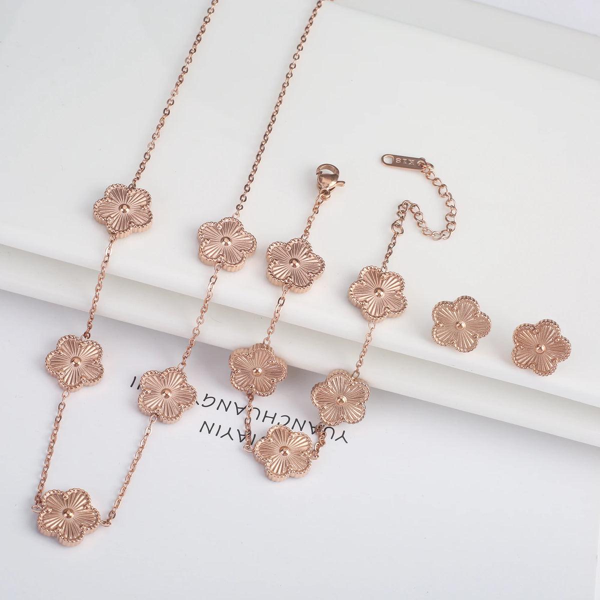 18K Gold Clover Jewelry Set – Necklace, Earrings & Bracelet