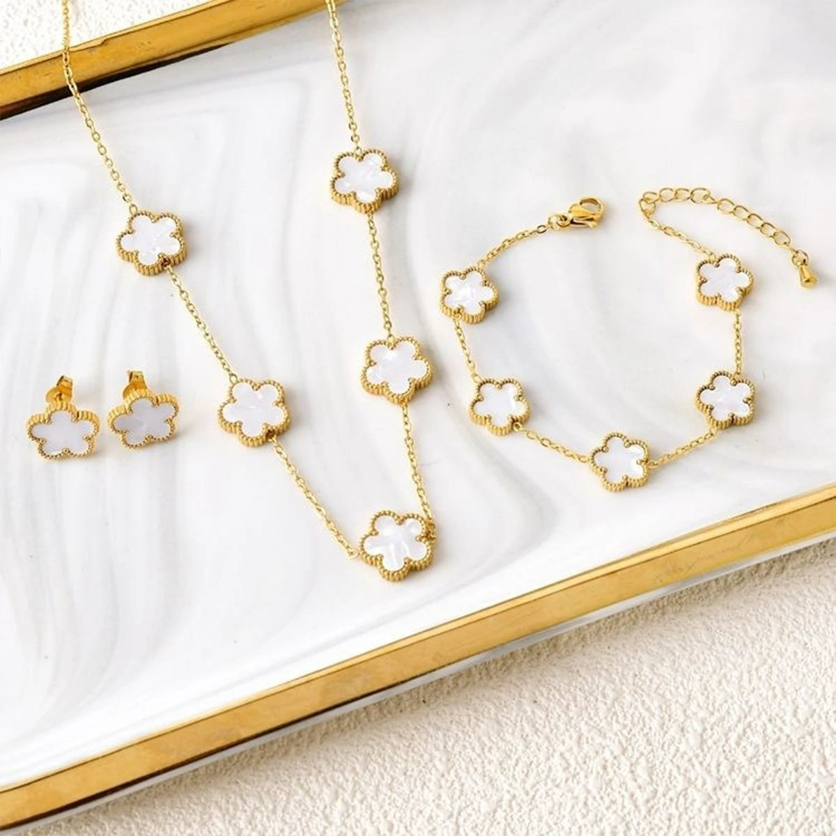 18K Gold Clover Jewelry Set – Necklace, Earrings & Bracelet