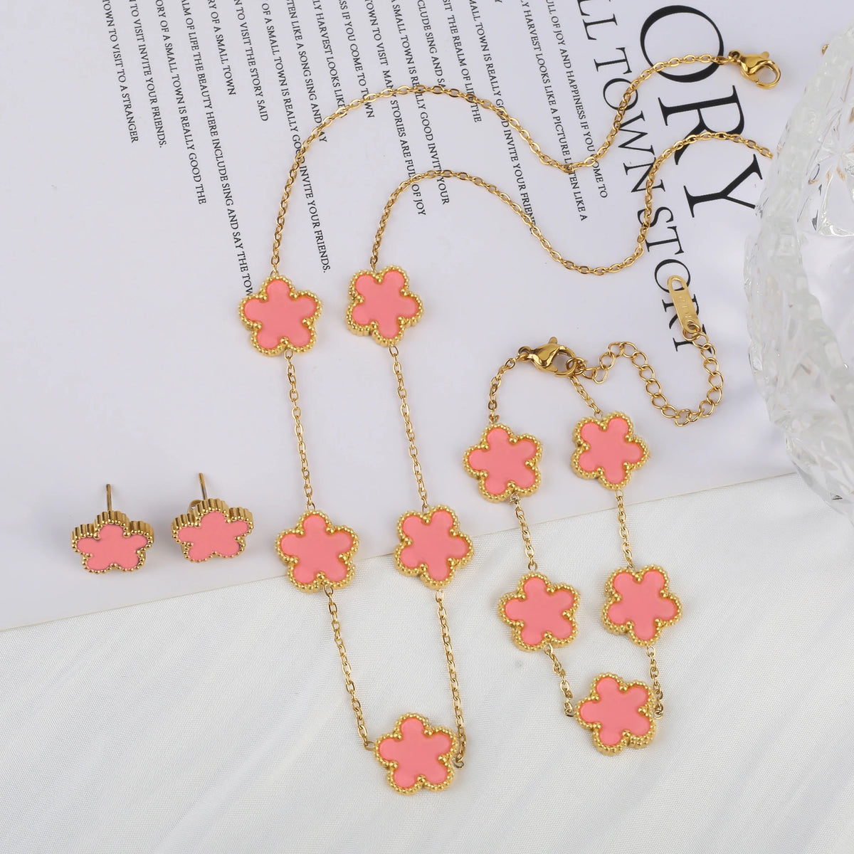 18K Gold Clover Jewelry Set – Necklace, Earrings & Bracelet