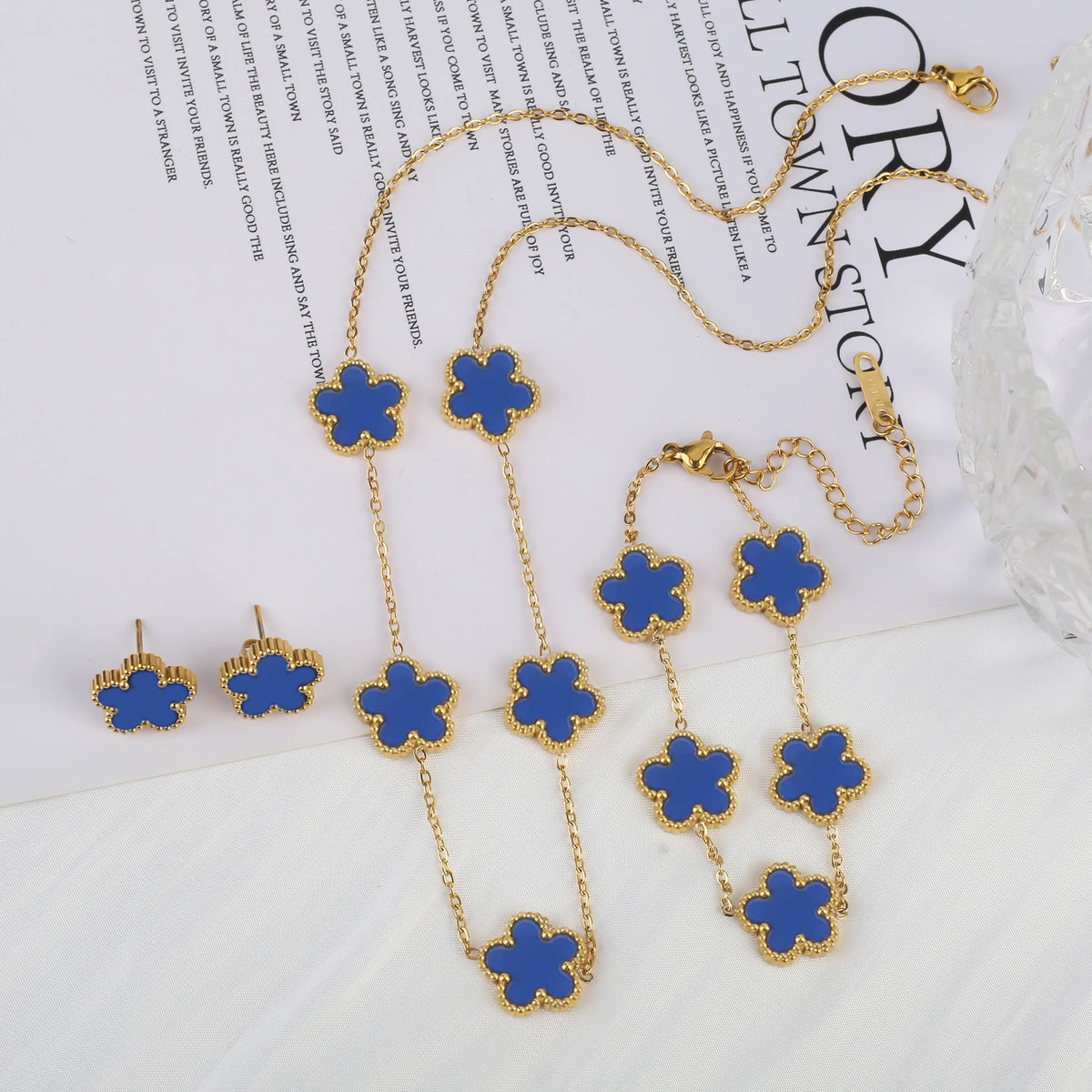 18K Gold Clover Jewelry Set – Necklace, Earrings & Bracelet